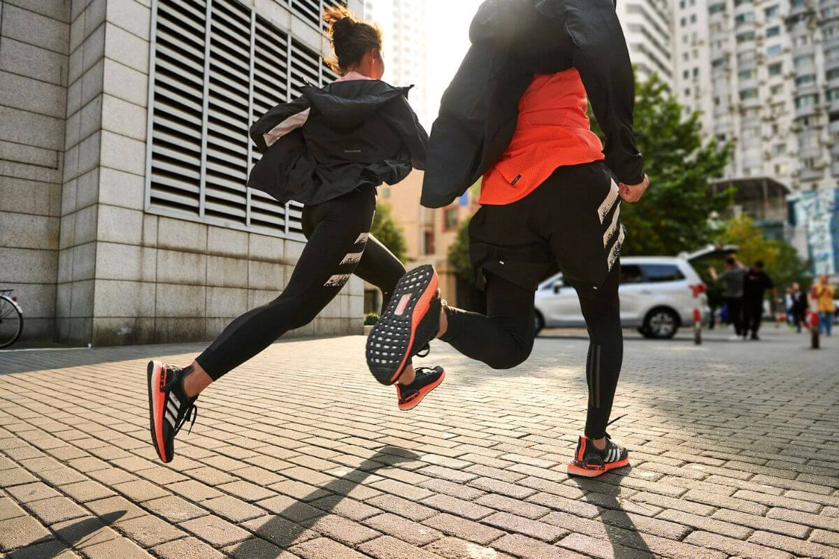 4 run. Адидас Running бег. Ветровка adidas Streetball Challenge. Adidas gt Runner. Adidas Street 2 Sport.